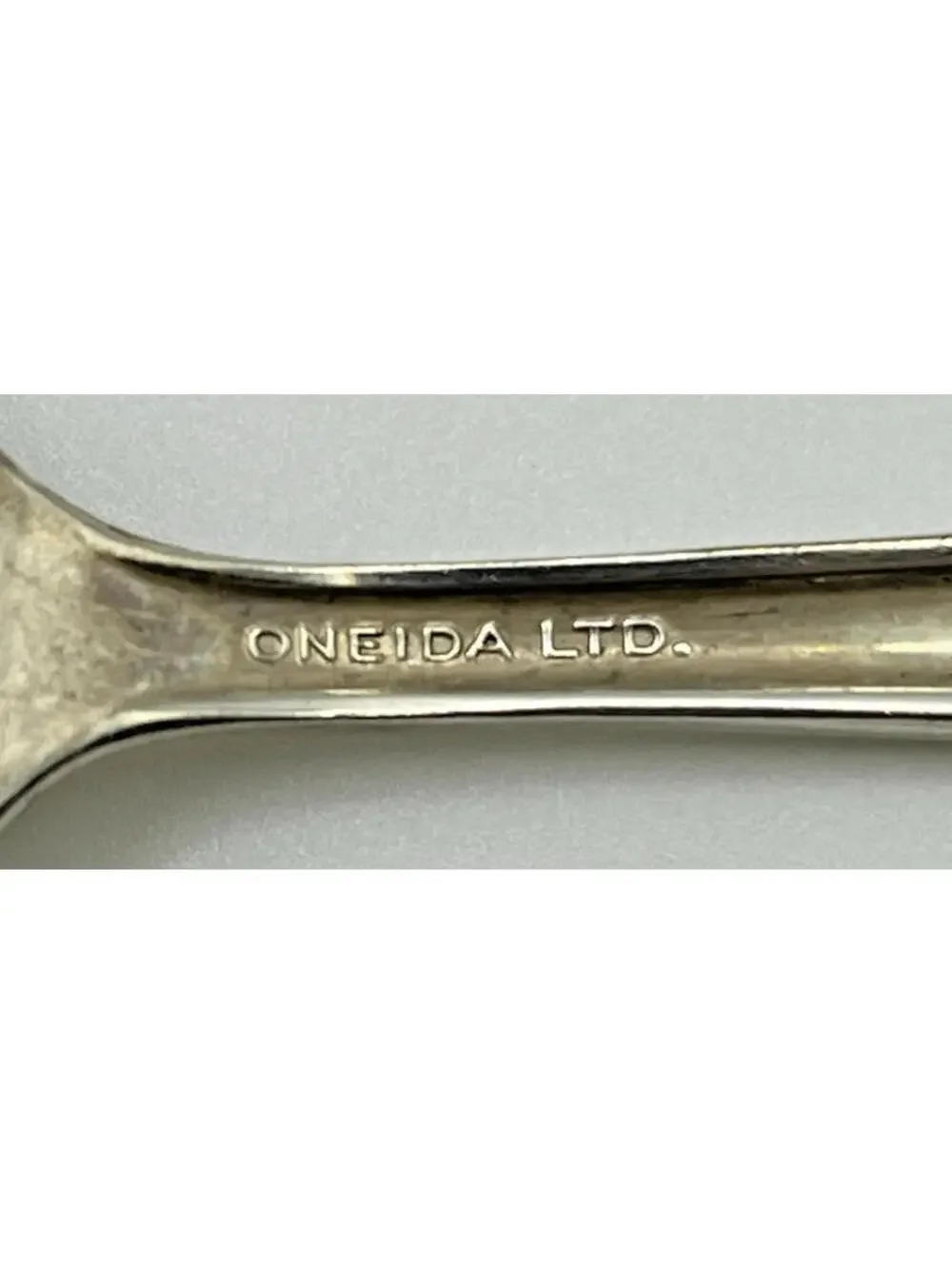 Oneida ENCHANTMENT Londontown Child Spoon Silverplate Vintage  2520.1
